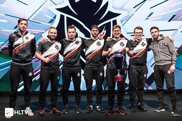 两人一攻一 两人一攻一